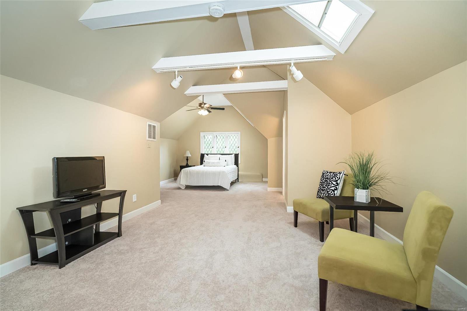 1159 Moorlands Drive, St Louis, MO 63117 MLS 22047022