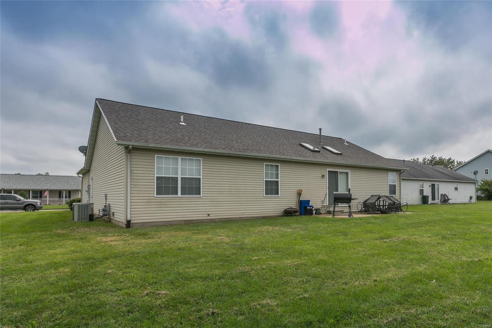 2429 Coniferous, Belleville, IL 62221