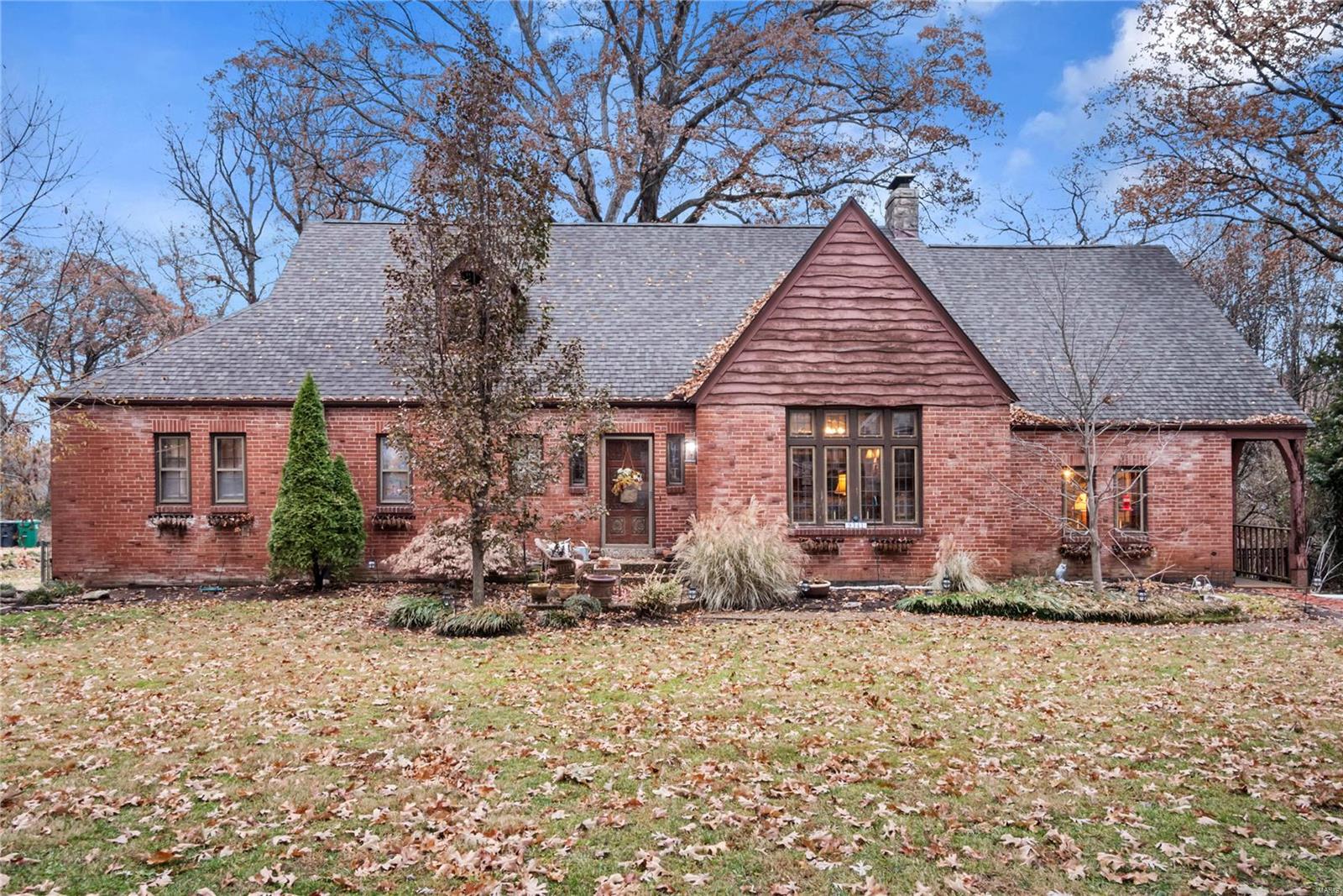 Sold 9341 Lincoln, Sunset Hills, MO 63127 3 Beds / 3 Full Baths / 2