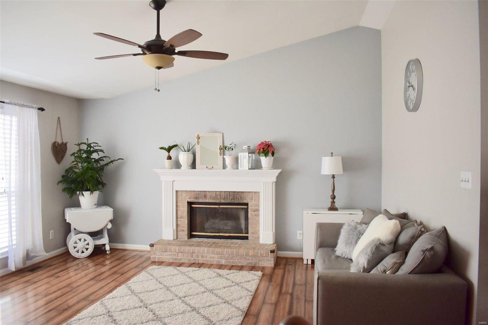 1853 Fox Pointe Arnold Mo 63010 Redkey Realty Leaders