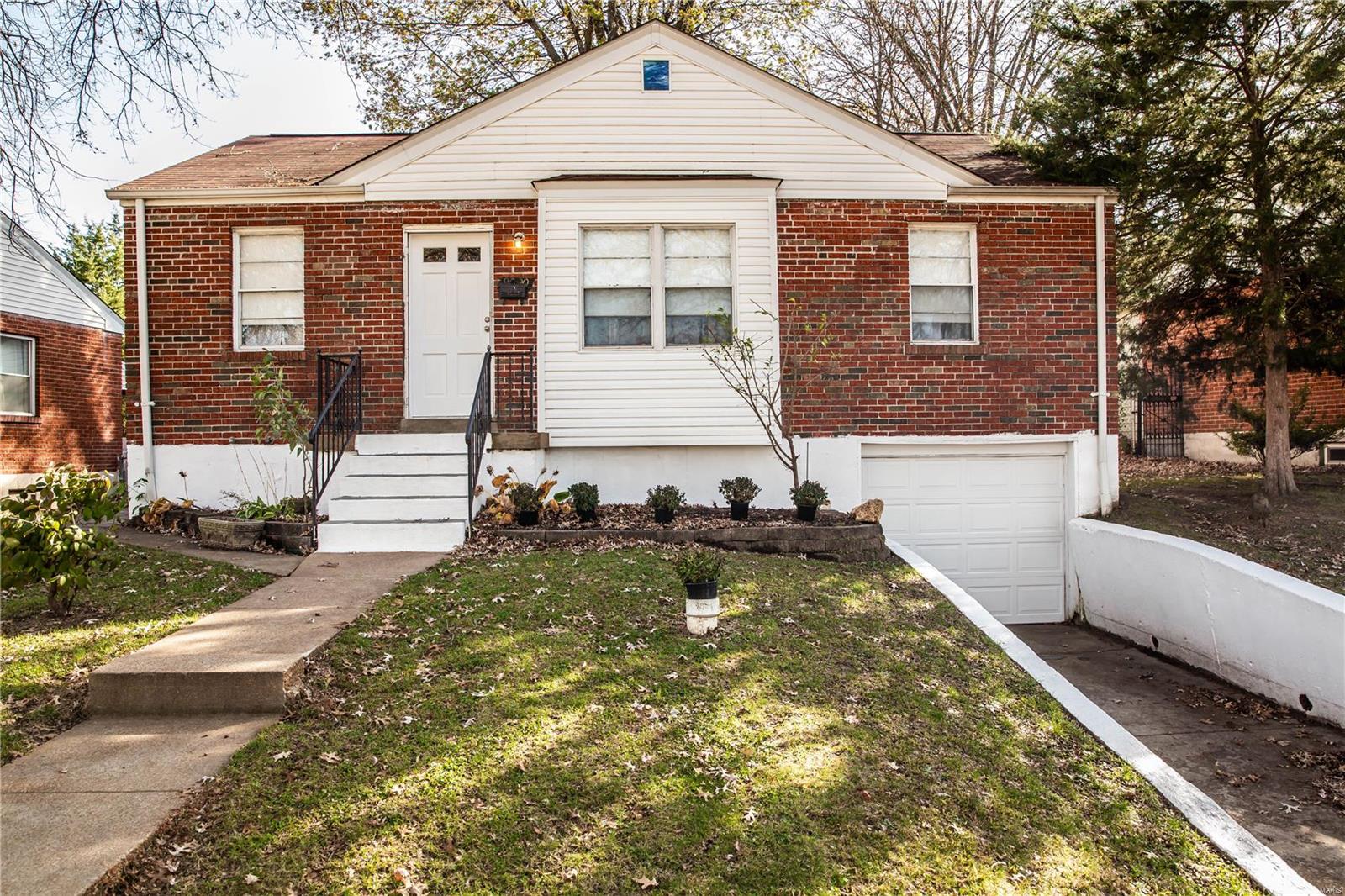 Sold 9020 Southview Lane, St Louis, MO 63123 3 Beds / 1 Full Bath
