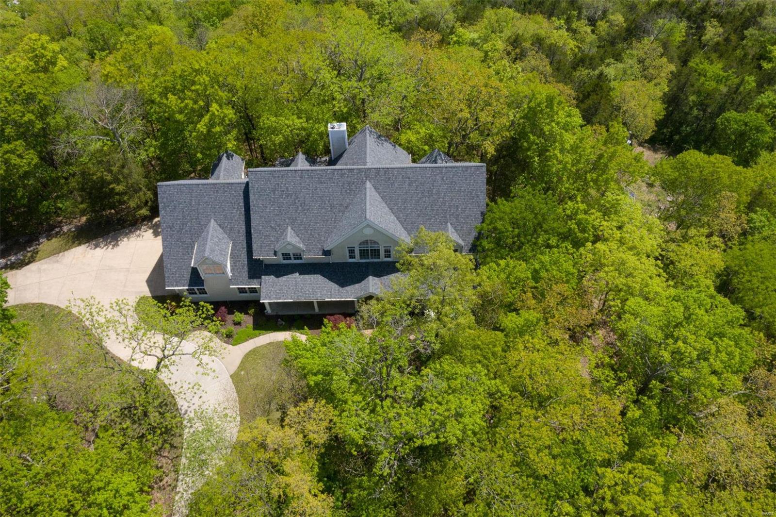 Sold 18493 Us Highway 66, Pacific, MO 63069 5 Beds / 4 Full Baths